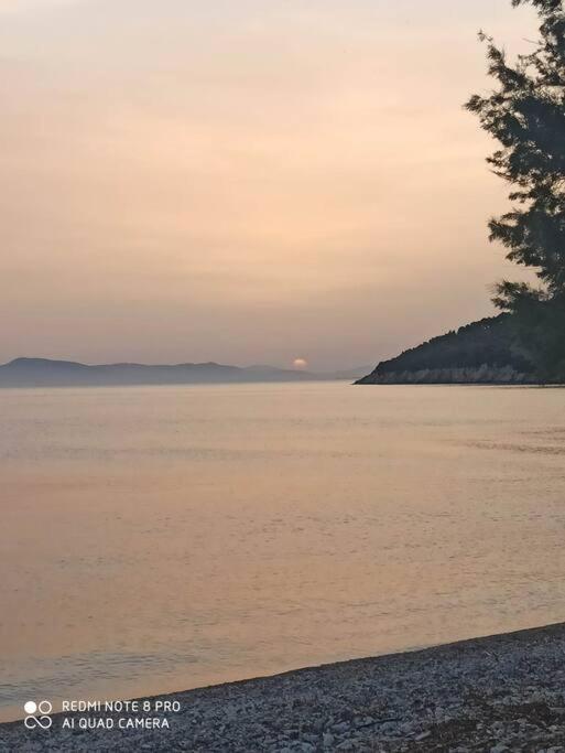 Zephyr Guest House Lefokastro Dış mekan fotoğraf